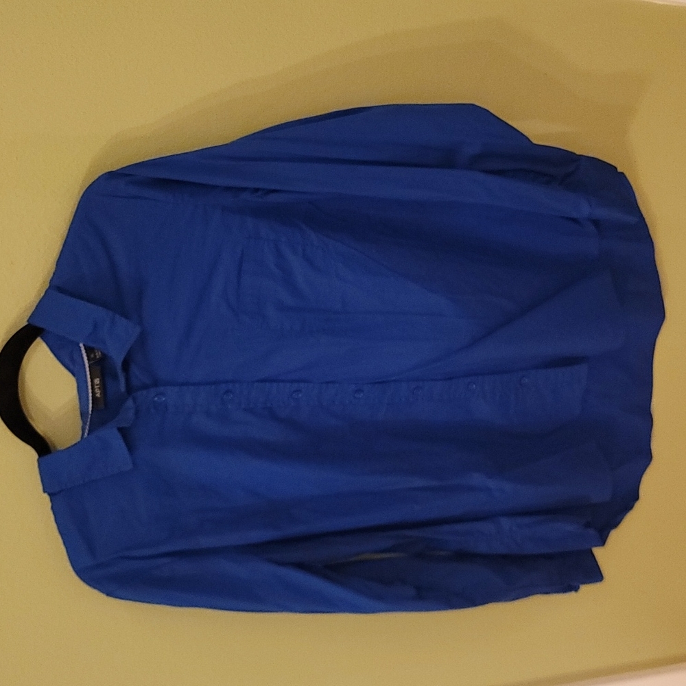 ⬇️Final price drop⬇️ Blue button down- size XL by APT.9